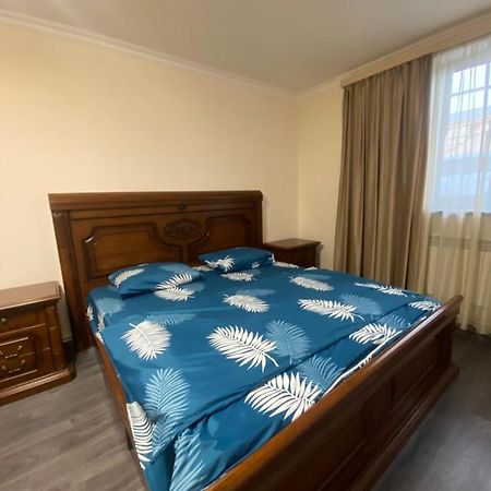 יירבאן 3 Cosy Apartment Near Airport Evn מראה חיצוני תמונה