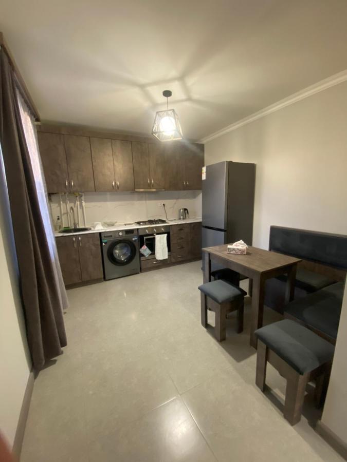 יירבאן 3 Cosy Apartment Near Airport Evn מראה חיצוני תמונה